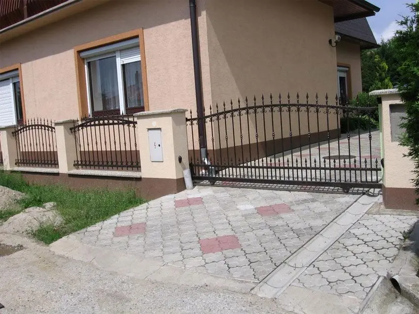 Kovácsoltvas kapu B25 – Fotó: 1 / 1