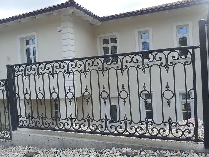 Forged gate B96 – Photo 1 of 1
