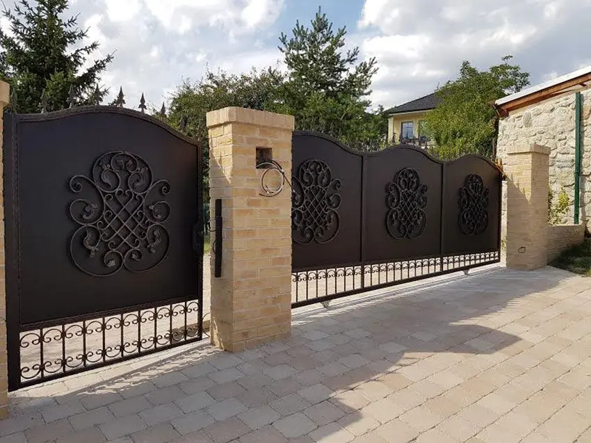 Forged gate P29 – Photo 1 of 1