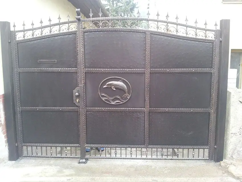 Forged gate P36 – Photo 1 of 1