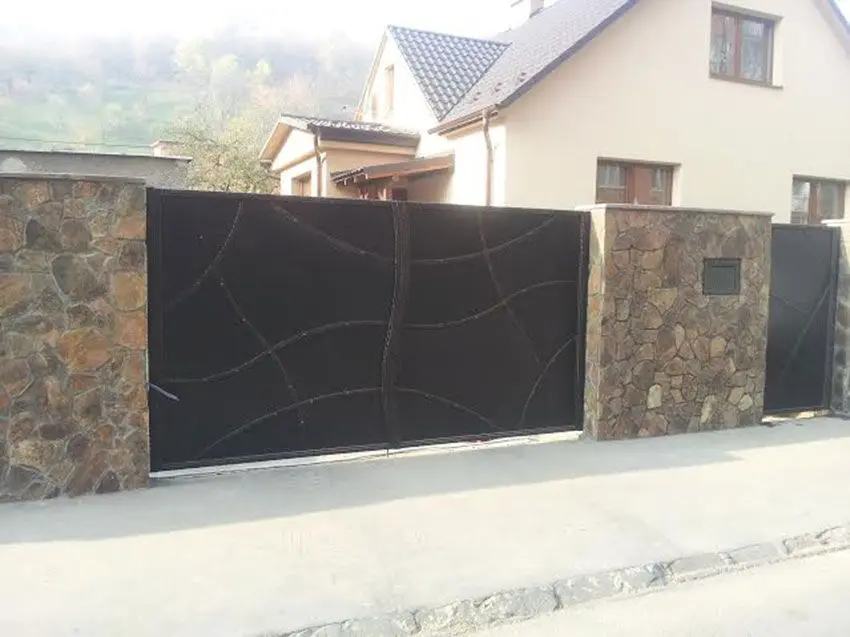 Forged gate P45 – Photo 1 of 1
