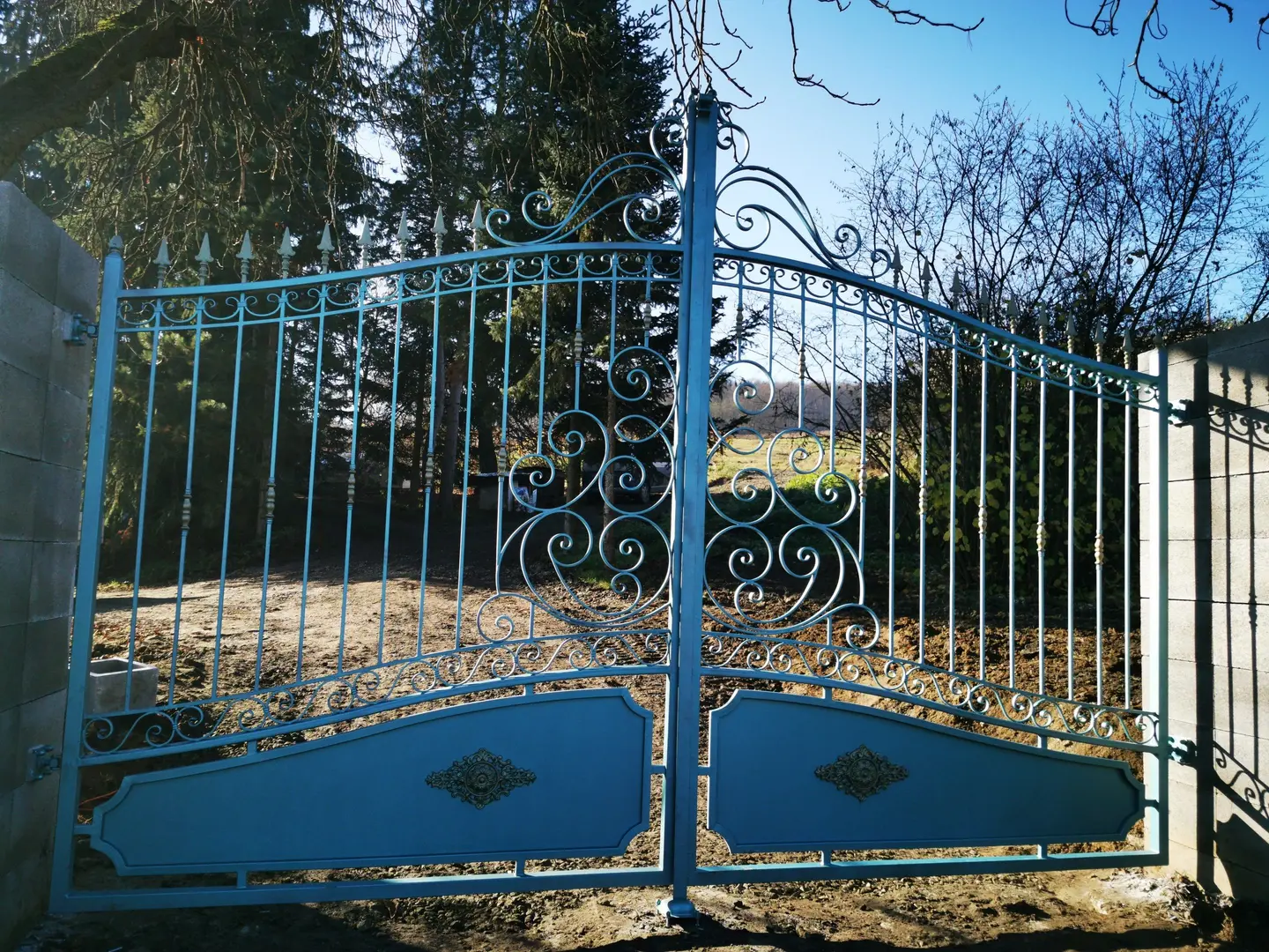 Forged gate B1 – Photo 1 of 1